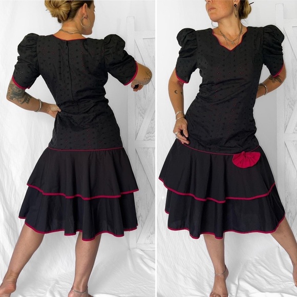 Vintage Hawaiian black and burgundy mu’u mu’u dress - Picture 3 of 4